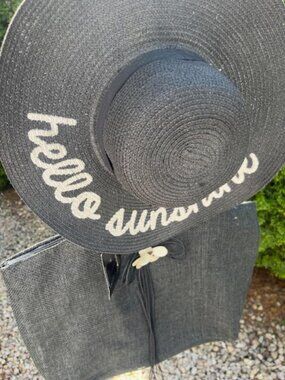 Black Summer Zippered Tote adorned with a Shell Motif and Bow & Hello Sunshine